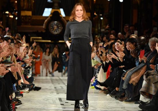 Η Stella McCartney με black humor γιορτάζει το Halloween και την Παγκόσμια Ημέρα Χορτοφαγία