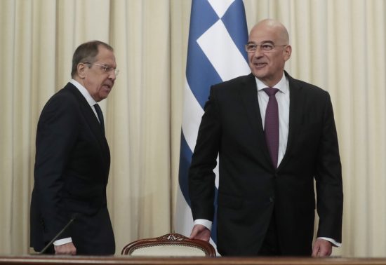 Βήματα επαναπροσέγγισης Αθήνας – Μόσχας: Στη Ρωσία ο Ν.Δένδιας για επαφές με τον ομόλογό του, Λαβρόφ