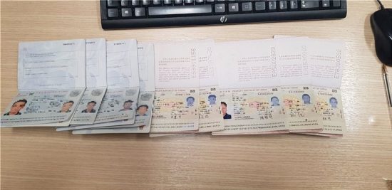 Κύκλωμα διακίνησης μεταναστών: Δείτε την έφοδο του Λιμενικού (video)