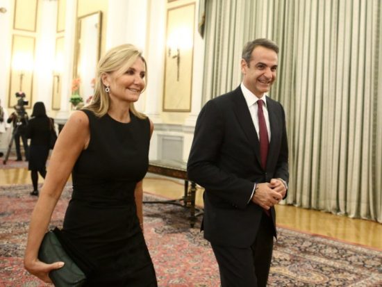 Μαξίμου: Η συστηματική στοχοποίηση της Μαρέβας Μητσοτάκη οδήγησε στη νέα επίθεση στα γραφεία της Zeus+Dione
