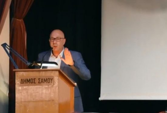 Παραιτείται ο Δήμαρχος Ανατολικής Σάμου: Διαφωνεί με τη δημιουργία κλειστού κέντρου στο νησί