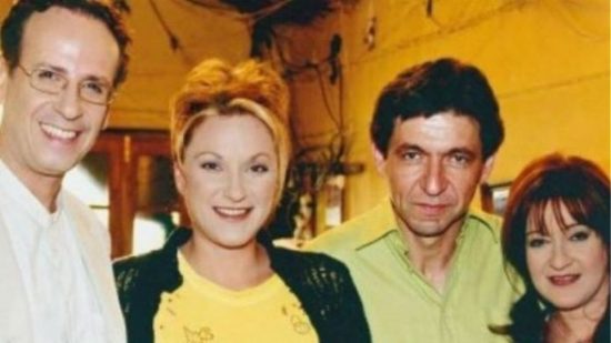 «Το Καφέ της Χαράς»: Η πρώτη φωτογραφία με όλο το καστ