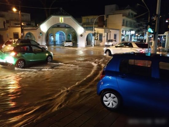Μια ακόμα νεκρή από την κακοκαιρία «Γηρυόνης»: 75χρονη έχασε τη ζωή της στη Ρόδο