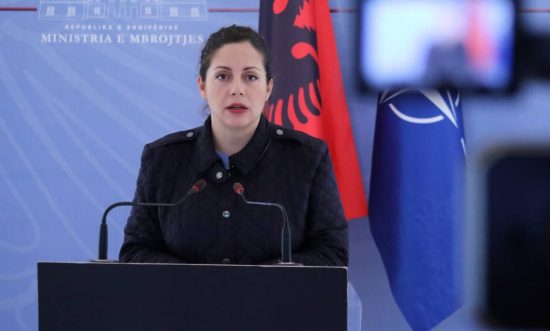 Σεισμός στην Αλβανία: Όταν η υπουργός Άμυνας ξέσπασε σε κλάματα (video)