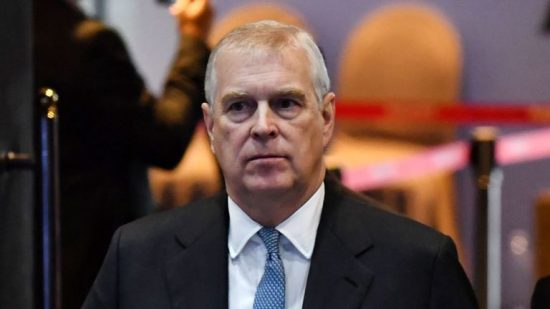 Χωρίς τέλος τα σκάνδαλα του πρίγκιπα Άντριου: Oι μασέζ μπαινόβγαιναν στο παλάτι για να… τον χαλαρώνουν!