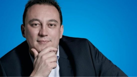Ποιος είναι ο ιατρός Κ. Βλάσης που αντικαθιστά τον παραιτηθέντα Α. Διαματάρη