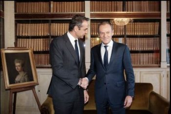Τουσκ προς Μητσοτάκη: Πλήρης η στήριξη του ΕΛΚ στην Ελλάδα