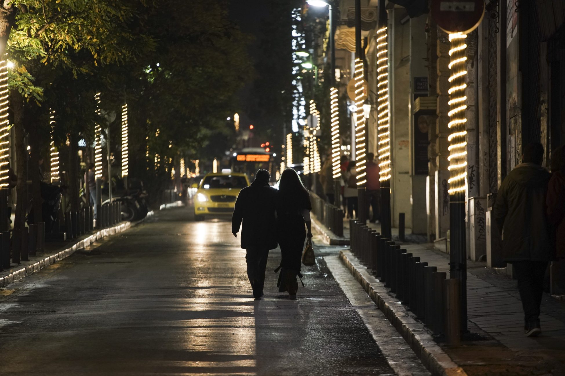 Κώστας Μπακογιάννης: Η Αθήνα λάμπει όσο ποτέ στο παρελθόν αυτές τις γιορτές (pics)