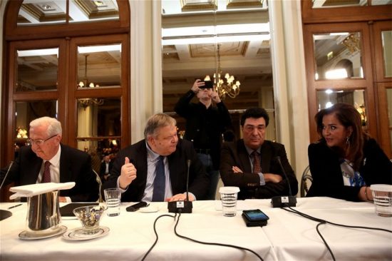 Βενιζέλος και Μπακογιάννη συμφωνούν πως πρέπει να προχωρήσουν άμεσα οι οριοθετήσεις των ΑΟΖ