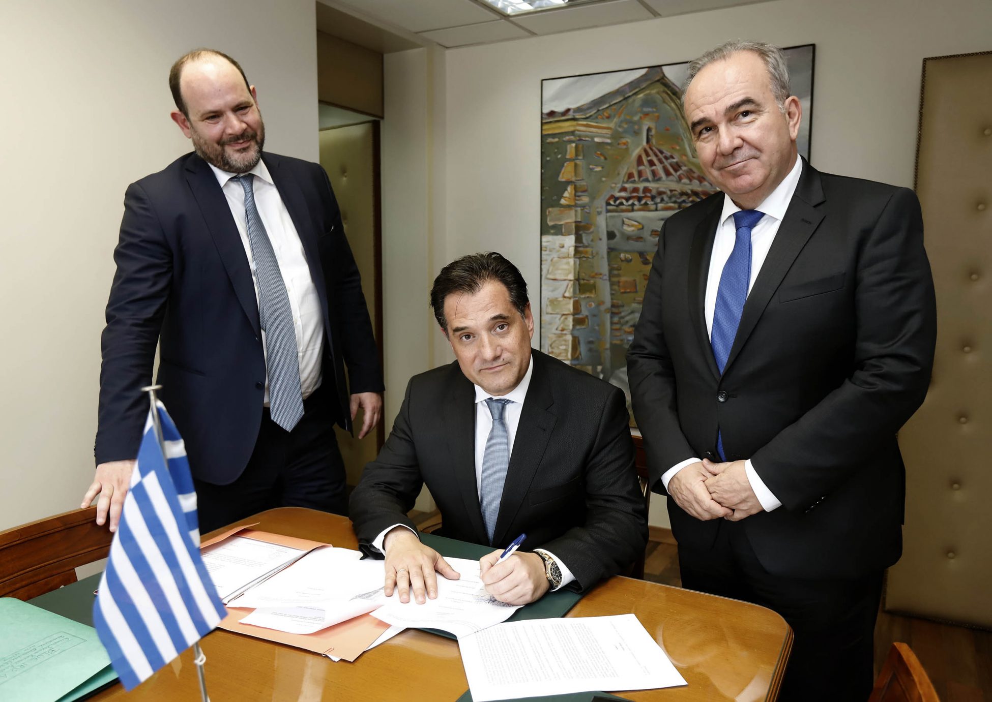 Ο Άδωνις Γεωργιάδης υπέγραψε το Προεδρικό Διάταγμα για το «ELOUNDA HILLS»