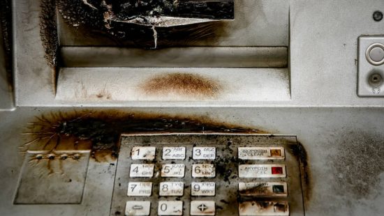 Άγνωστοι ανατίναξαν ΑΤΜ επί της λεωφόρου Αχαρνών