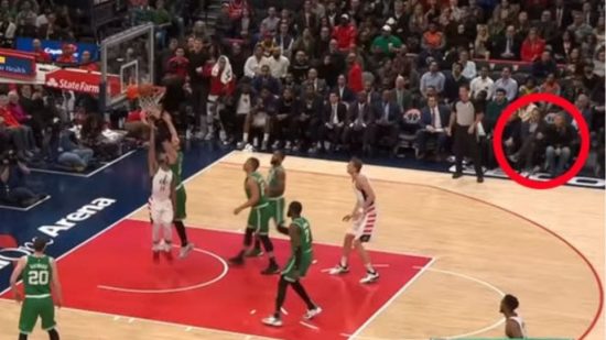 Σε αγώνα του NBA ο Κυριάκος και η Μαρέβα Μητσοτάκη (video)