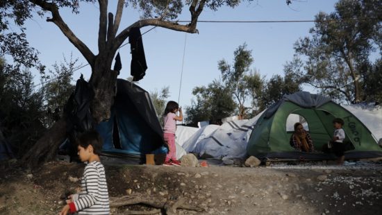 Μόρια: Νέα ένταση με μετανάστες στο ΚΥΤ – Γιατί έκλεισαν τον δρόμο