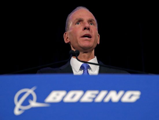 Αποζημίωση-μαμούθ για τον απολυθέντα CEO της Boeing