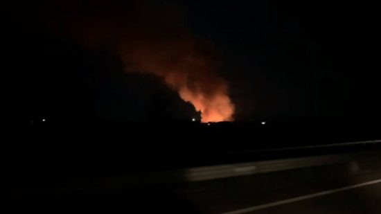 Κόρινθος: Μεγάλη φωτιά σε εργοστάσιο ανακύκλωσης – 15 πυροσβεστικά οχήματα στο σημείο (video)