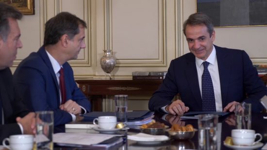 Η υγειονομική κάλυψη των νησιών στο επίκεντρο σύσκεψης στο Μέγαρο Μαξίμου