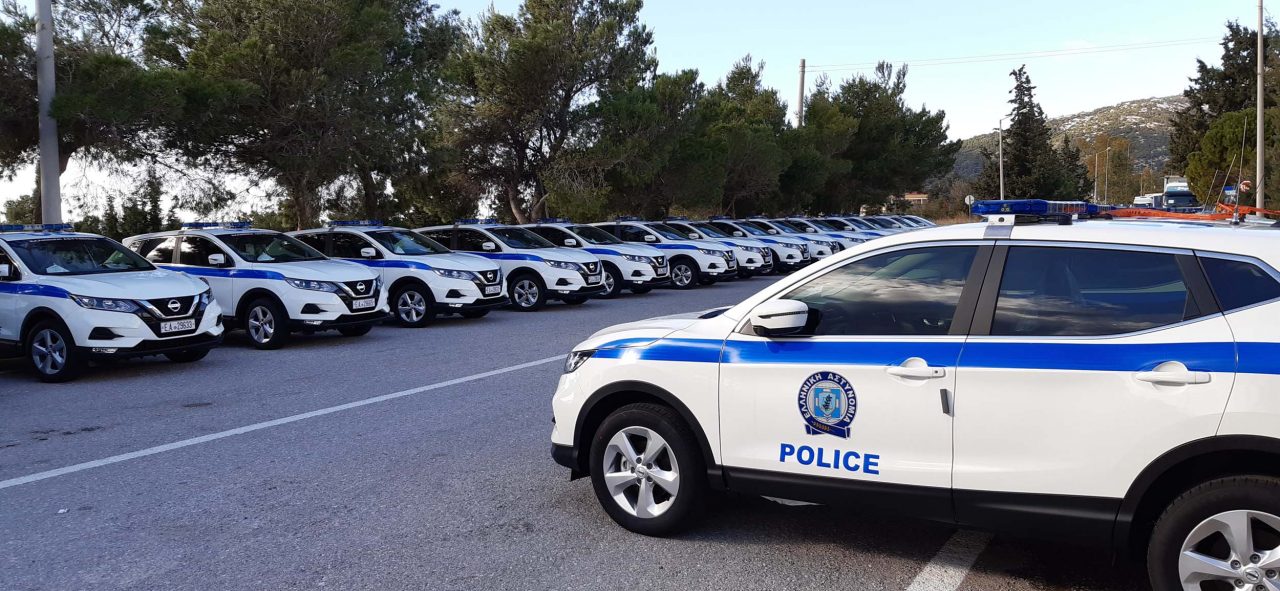 Κύκλωμα αστυνομικών με παράνομες ελληνοποιήσεις: Βρέθηκαν 320.000 ευρώ στο χρηματοκιβώτιο διοικητή τμήματος