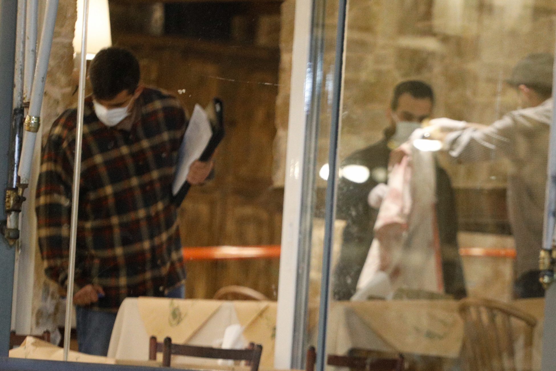 Μαφιόζικη εκτέλεση στην Βάρη: Καταζητούμενοι της Ιντερπόλ τα θύματα – Τα επόμενα βήματα της Αστυνομίας