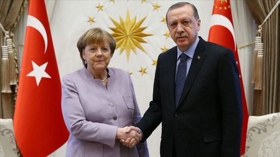 Συνάντηση Ερντογάν – Μέρκελ: Τα εγκαίνια, το δώρο και οι… προειδοποιήσεις