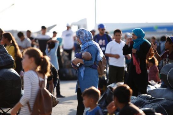 Ε.Ε.: Ζητά από την Ελλάδα να βελτιώσει τις συνθήκες διαβίωσης στα κέντρα κράτησης μεταναστών