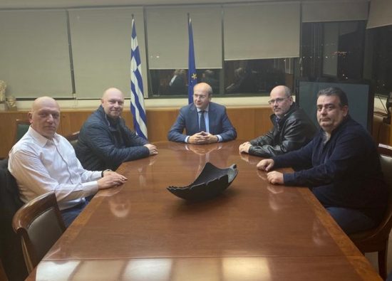 Συνάντηση Κωστή Χατζηδάκη με τους εργαζόμενους των ΕΛΠΕ για τα σχέδια αποκρατικοποίησης