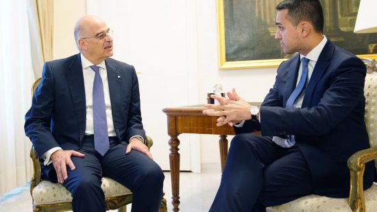 Δένδιας – Λουίτζι Ντι Μάιο: Συμφωνήσαν ότι τα μνημόνια Τουρκίας-Λιβύης είναι παράνομα