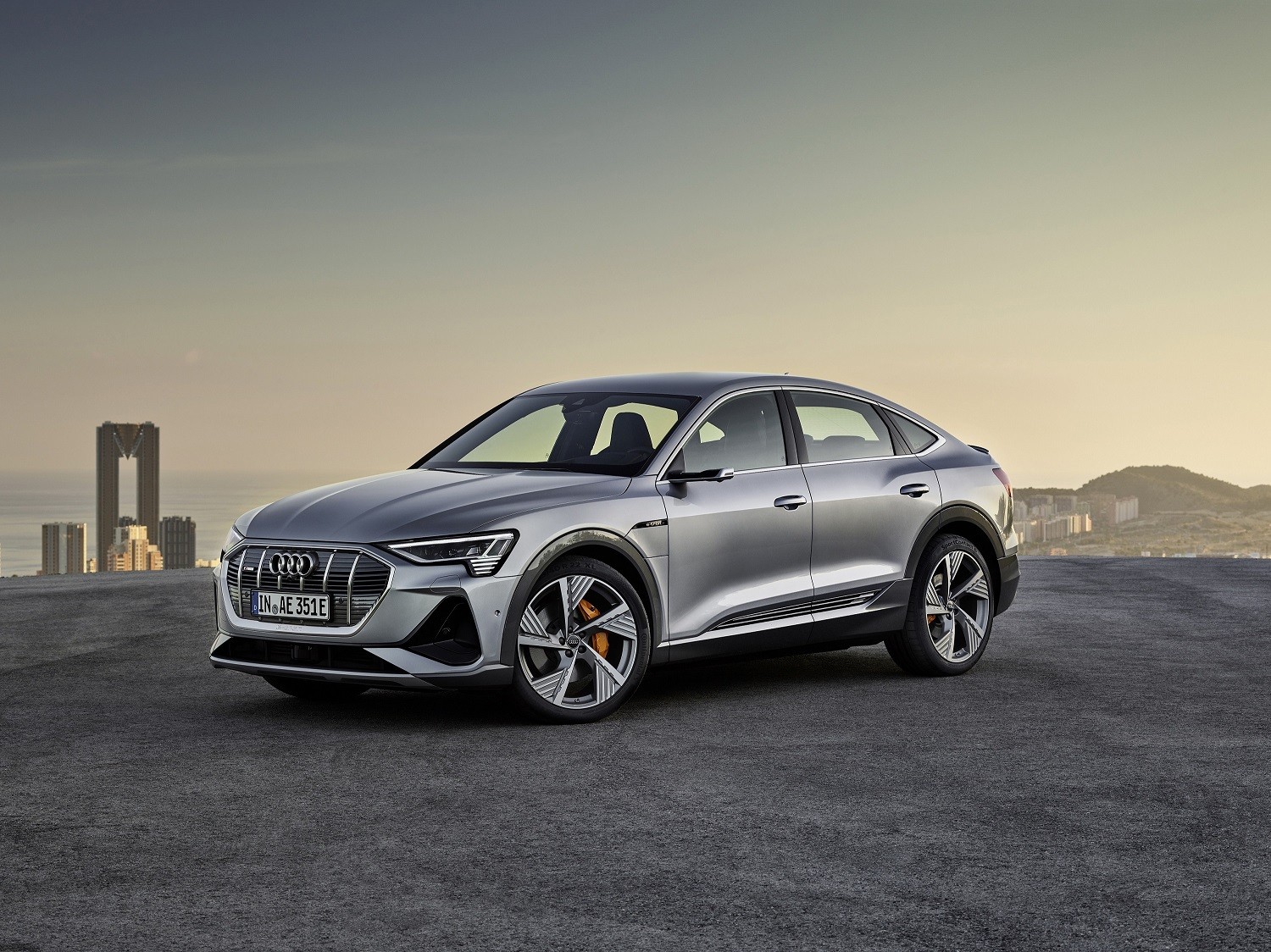 Audi – Μέισι Ουίλιαμς: Καλούν τον κόσμο να αφήσει το παρελθόν και να αγκαλιάσει το «ηλεκτρικό» μέλλον
