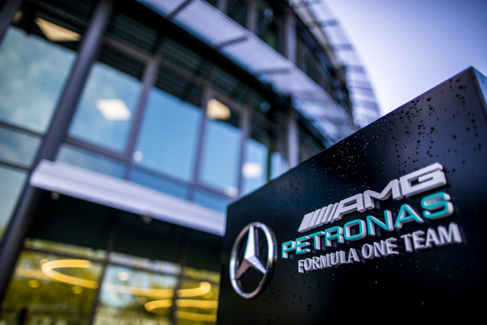 Απίθανο να φύγει η Mercedes από τη F1!