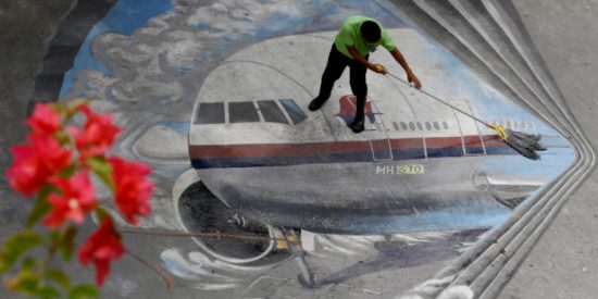 Νέα στοιχεία ανατρέπουν όσα ξέρουμε για την «εξαφανισμένη πτήση»: Καμικάζι ο πιλότος;