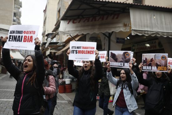 Τσικνοπέμπτη: Παρέμβαση Vegetarian ακτιβιστών στο κέντρο της Θεσσαλονίκης