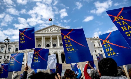 Η Πορτογαλία νομιμοποιεί την ευθανασία
