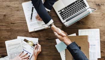 Μέτρα στήριξης ζητούν οι συνεπείς επιχειρήσεις