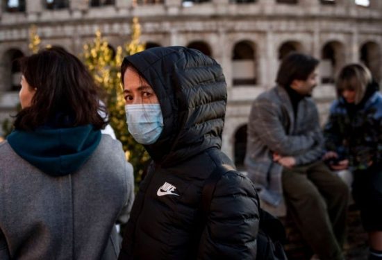 Εκτός από τον τρόμο για τον κοροναϊό αντιμέτωποι και με την κερδοσκοπία οι Ιταλοί