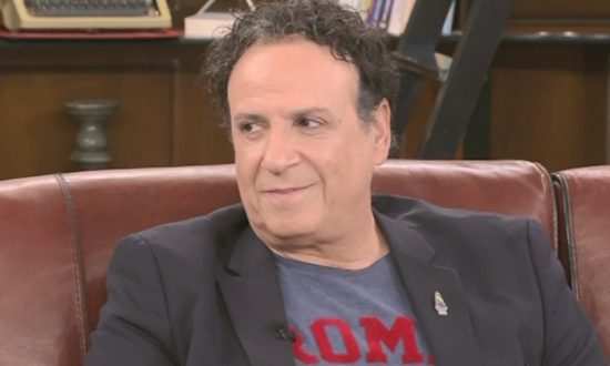 O Χάρης Ρώμας εξομολογείται: «Είμαι σε μια σχέση βαθιάς αγάπης» (video)