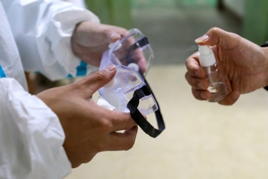 Απολύμανση για τον κορονοϊό στο κτήριο του ΣΚΑΪ