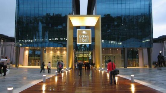 Κορονοϊός: Κλείνει το Golden Hall