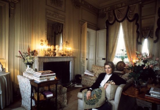 Laura Ashley: Ο κορονοϊός επέσπευσε τη χρεοκοπία της βρετανικής αλυσίδας