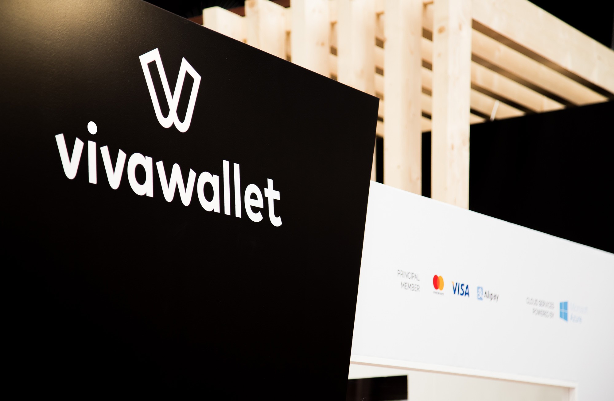 H Viva Wallet αυξάνει τα όρια ανέπαφων συναλλαγών και αναβαθμίζει τις υπηρεσίες της για να αντιμετωπίσει τις επιπτώσεις στην αγορά από τον COVID 19