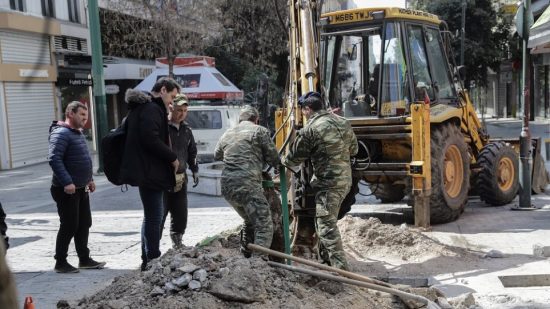 Μεταλλικό αντικείμενο της ΔΕΗ η «οβίδα» – Λάθος συναγερμός στην Ερμού