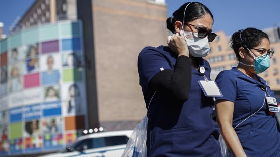 ΗΠΑ: Η Νέα Υόρκη έχει απόθεμα αναπνευστήρων για έξι ημέρες