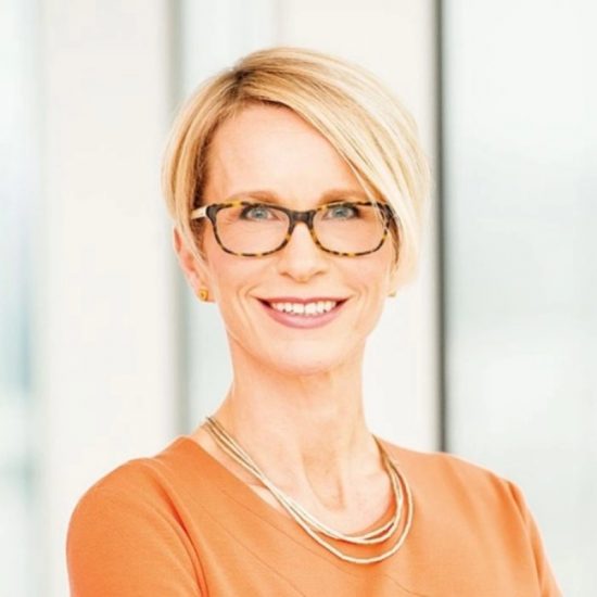 Emma Walmsley: H πρώτη και μοναδική γυναίκα CEO μεγάλης φαρμακοβιομηχανίας