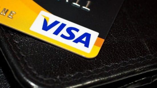 Visa: 7 συμβουλές για ασφαλείς διαδικτυακές αγορές