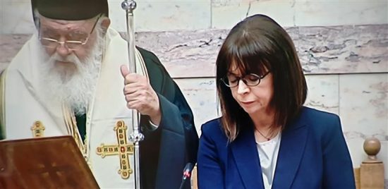 Κατερίνα Σακελλαροπούλου: Ευχές για ταχεία ανάρρωση στον αρχιεπίσκοπο Ιερώνυμο