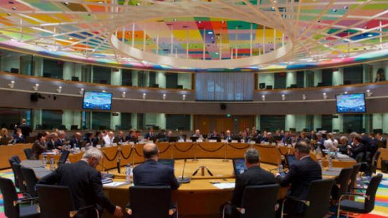 Reuters: «Μακριά» από την έκδοση κοινών ομολόγων οι ΥΠΟΙΚ της ΕΕ – Ελπίζουν σε πρόγραμμα 500 δισ. €