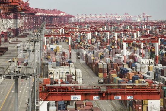 Τρόφιμα: Γιατί μένουν άδεια τα ράφια – Πλήγμα διαρκείας στις εισαγωγές-εξαγωγές