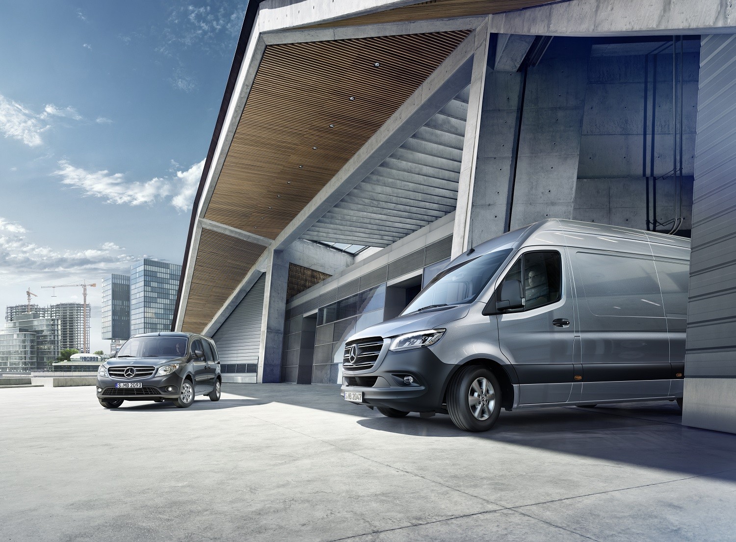 Mercedes-Benz Ελλάς: Συνδράμει στην Εθνική μάχη κατά της πανδημίας