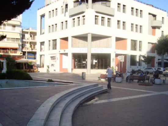 Κορδελιό: «Έσπασαν» την καραντίνα και το έριξαν στο χορό (video)