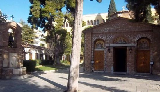 Συναγερμός στην Μονή Πετράκη: Βρέθηκαν ύποπτα αντικείμενα – Έρευνα της ΕΛ.ΑΣ