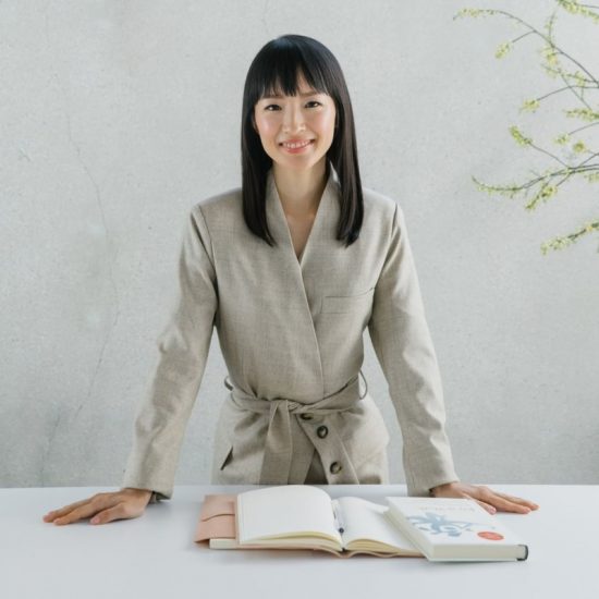 Marie Kondo: 7 tips για να είστε πιο παραγωγικοί όταν δουλεύετε από το σπίτι