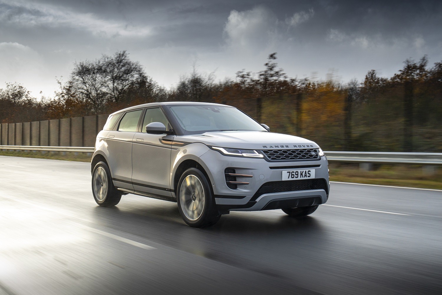 Range Rover: Τα Evoque και Discovery Sport, τώρα και ως plug-in hybrid (pics)